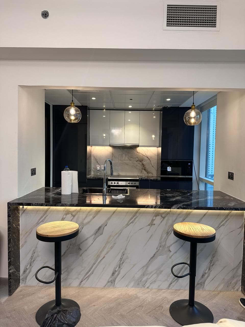 Minimal kitchen design Dubai